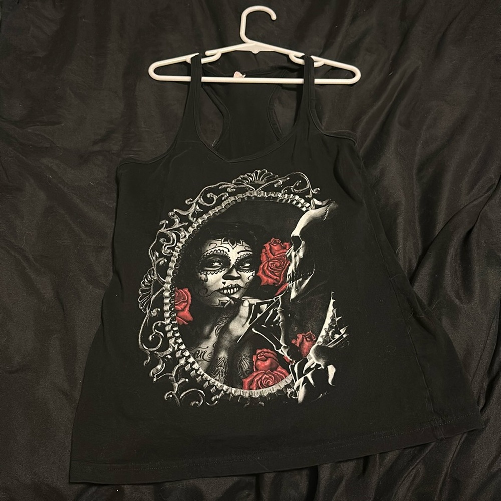 Black skull tank top